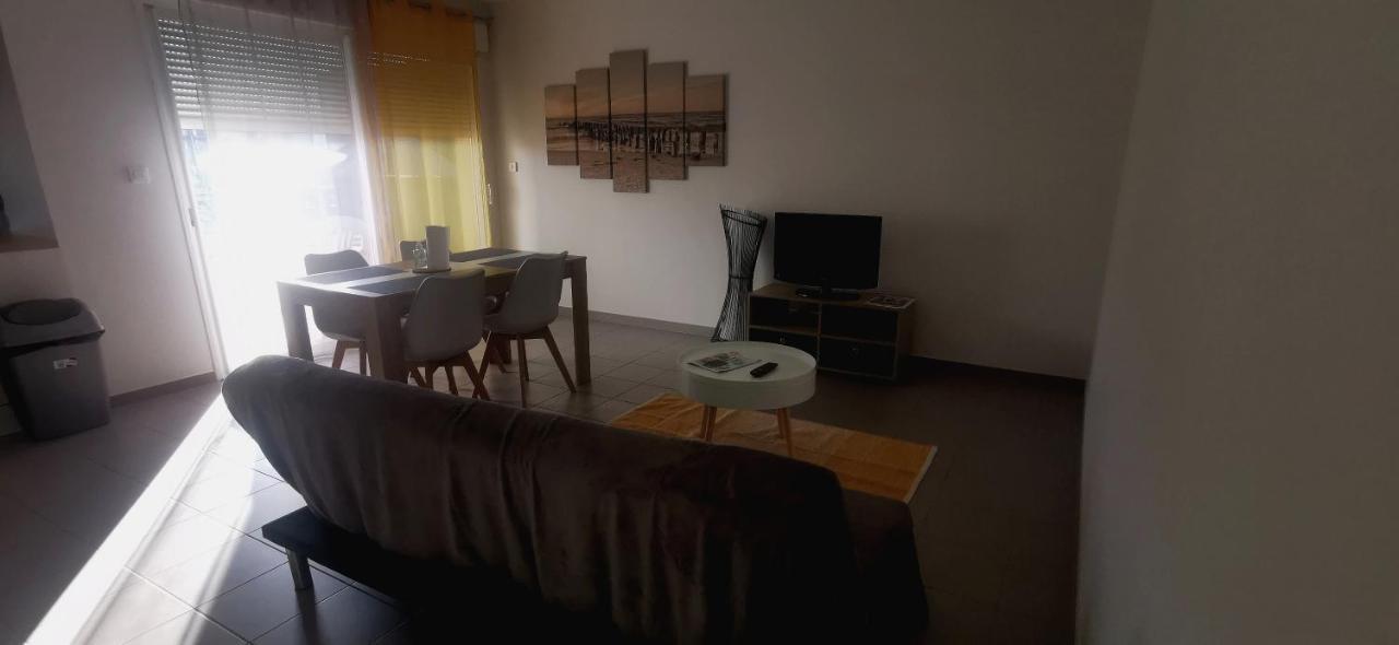 Appartement T2 Accessible Pmr Avec Terrasse Et Garage Onet-le-Chateau Exterior photo