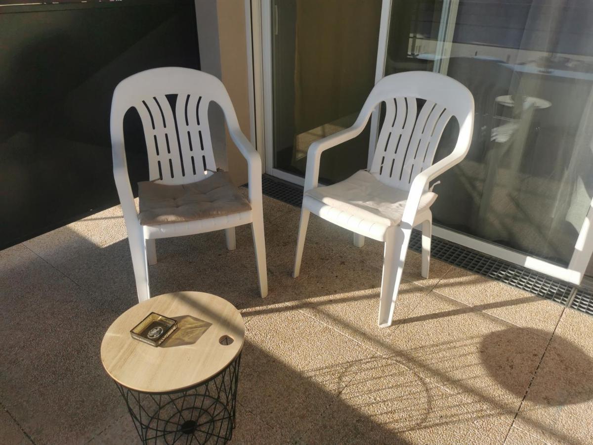 Appartement T2 Accessible Pmr Avec Terrasse Et Garage Onet-le-Chateau Exterior photo